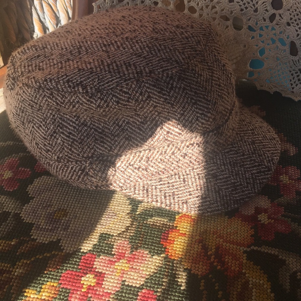 Women’s tweed dress hat